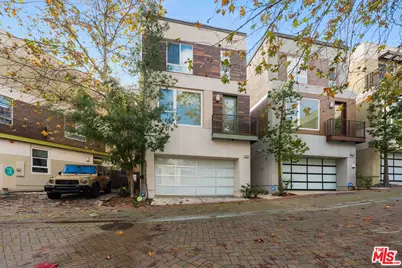 6738 W Gill Way, Los Angeles, CA 90068 - Photo 1