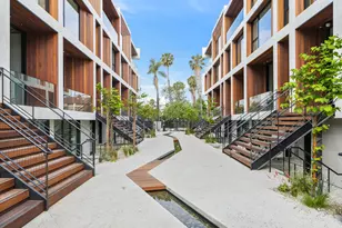 610 S Van Ness Ave, Los Angeles, CA 90005 - Photo 1