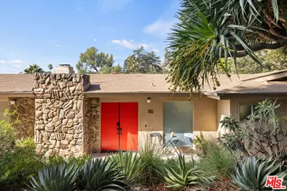 702 Cavanagh Rd, Glendale, CA 91207 - Photo 1