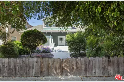 1075 Leighton Ave, Los Angeles, CA 90037 - Photo 1