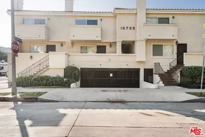 10700 Bloomfield St #3, North Hollywood, CA 91602 - Photo 1