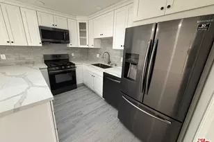 941 S Cloverdale Ave #941 1/2, Los Angeles, CA 90036 - Photo 1