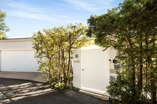 2745 La Cuesta Dr, Los Angeles, CA 90046 - Photo 1