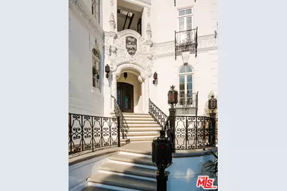 1302 Sweetzer Ave #304, West Hollywood, CA 90046 - Photo 1