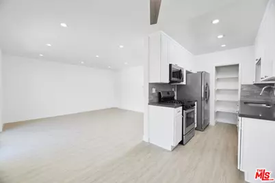 1007 Ocean Park Blvd #3, Santa Monica, CA 90405 - Photo 1