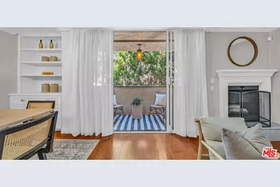 1130 9th St #1, Santa Monica, CA 90403 - Photo 1