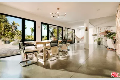 2230 Banyan Dr, Los Angeles, CA 90049 - Photo 1