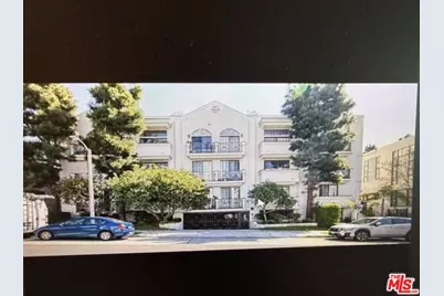 860 S Lucerne Blvd #202, Los Angeles, CA 90005 - Photo 1