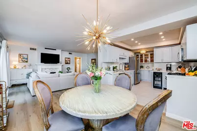10707 Camarillo St #108, Toluca Lake, CA 91602 - Photo 1