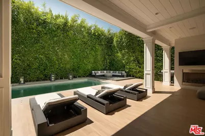 531 N Stanley Ave, Los Angeles, CA 90036 - Photo 1