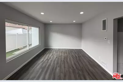 2026 Oak St, Santa Monica, CA 90405 - Photo 1