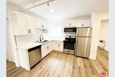 11430 Cedar Ave #1A, Hawthorne, CA 90250 - Photo 1