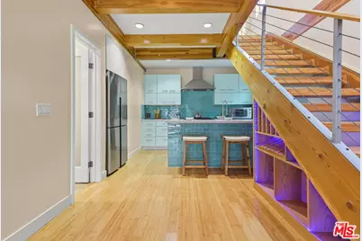 621 Rose Ave #A, Venice, CA 90291 - Photo 1