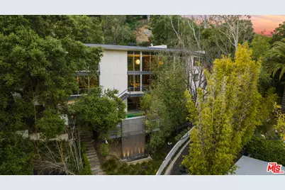 2207 Bowmont Dr, Beverly Hills, CA 90210 - Photo 1
