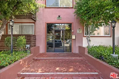 5400 Newcastle Ave #66, Encino, CA 91316 - Photo 1