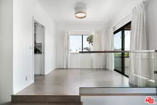 817 10th St, Santa Monica, CA 90403 - Photo 1