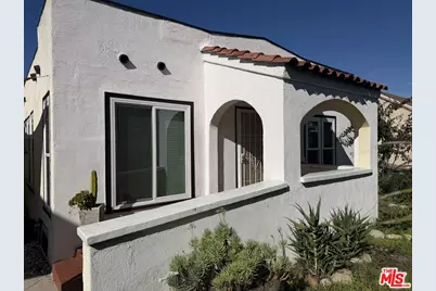 2215 S Sycamore Ave, Los Angeles, CA 90016 - Photo 1