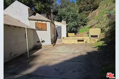 2200 Nichols Canyon Rd, Los Angeles, CA 90046 - Photo 1
