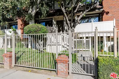 13959 Victory Blvd #3, Van Nuys, CA 91401 - Photo 1