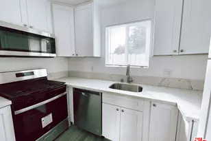 2450 W 60th St, Los Angeles, CA 90043 - Photo 1