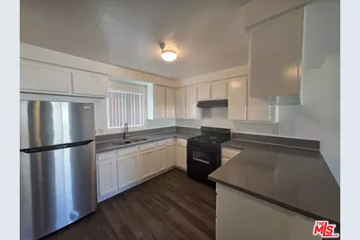 11716 Oxford Ave #7, Hawthorne, CA 90250 - Photo 1