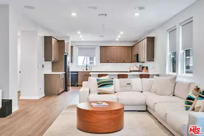 515 Daniel Freeman Cir, Inglewood, CA 90301 - Photo 1