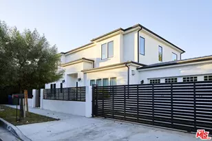 18911 Hatteras St, Tarzana, CA 91356 - Photo 1