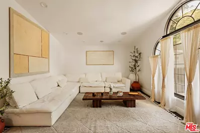 1110 N Beverly Glen Blvd, Los Angeles, CA 90077 - Photo 1