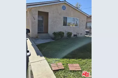 124 W 104th St, Los Angeles, CA 90003 - Photo 1