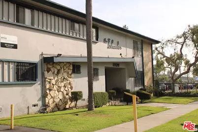 1026 S Flower St #17, Inglewood, CA 90301 - Photo 1