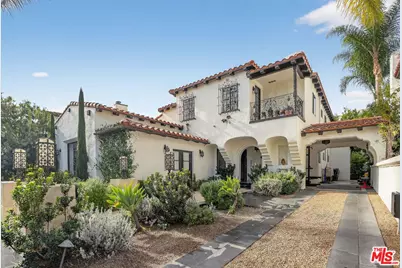 10749 Weyburn Ave, Los Angeles, CA 90024 - Photo 1