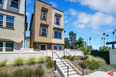 725 Daniel Freeman Cir, Inglewood, CA 90301 - Photo 1