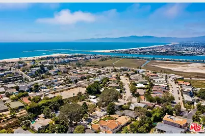 8515 Falmouth Ave #206, Playa del Rey, CA 90293 - Photo 1