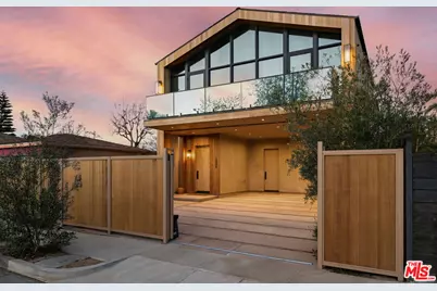 1008 Oakwood Ave, Venice, CA 90291 - Photo 1