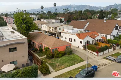 833 N Poinsettia Pl, Los Angeles, CA 90046 - Photo 1