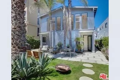 25 Catamaran St, Marina del Rey, CA 90292 - Photo 1