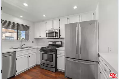 3055 Brea Blvd #4, Fullerton, CA 92835 - Photo 1