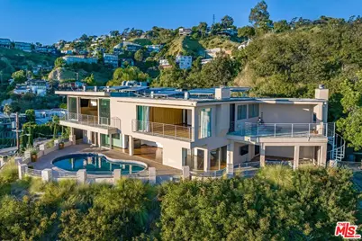 8825 Hollywood Blvd, Los Angeles, CA 90069 - Photo 1