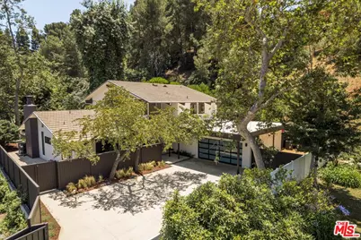 2313 Banyan Dr, Los Angeles, CA 90049 - Photo 1