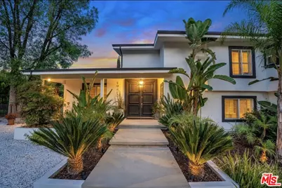 19410 Shenango Dr, Tarzana, CA 91356 - Photo 1