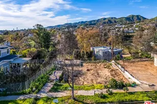 611 Las Lomas Ave, Pacific Palisades, CA 90272 - Photo 1