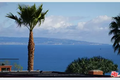 16906 Scenic Pl, Pacific Palisades, CA 90272 - Photo 1