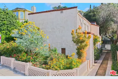 2634 N Beachwood Dr, Los Angeles, CA 90068 - Photo 1