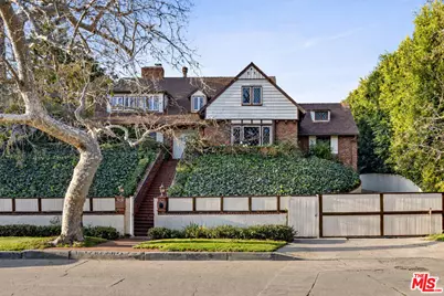 905 Napoli Dr, Pacific Palisades, CA 90272 - Photo 1