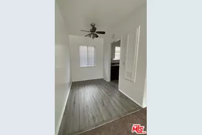 10812 S Manhattan Pl, Los Angeles, CA 90047 - Photo 1