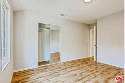 1112 Ocean Park Blvd #B, Santa Monica, CA 90405 - Photo 1