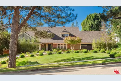 723 N Sierra Dr, Beverly Hills, CA 90210 - Photo 1