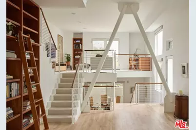 938 Lincoln Blvd #3, Santa Monica, CA 90403 - Photo 1