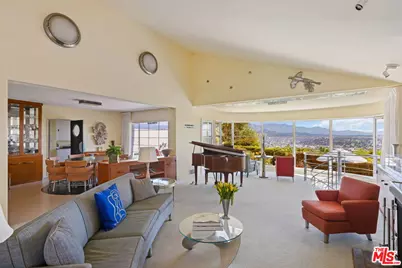 3814 Amesbury Rd, Los Angeles, CA 90027 - Photo 1