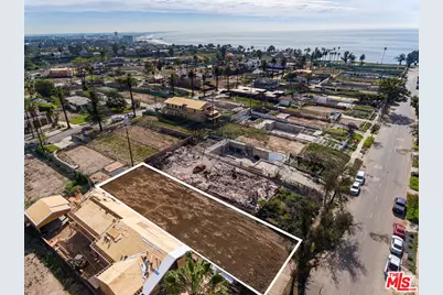 562 Via De La Paz, Pacific Palisades, CA 90272 - Photo 1